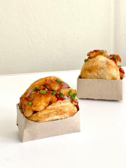 虾滑肉夹馍 Crispy Shrimp Burger